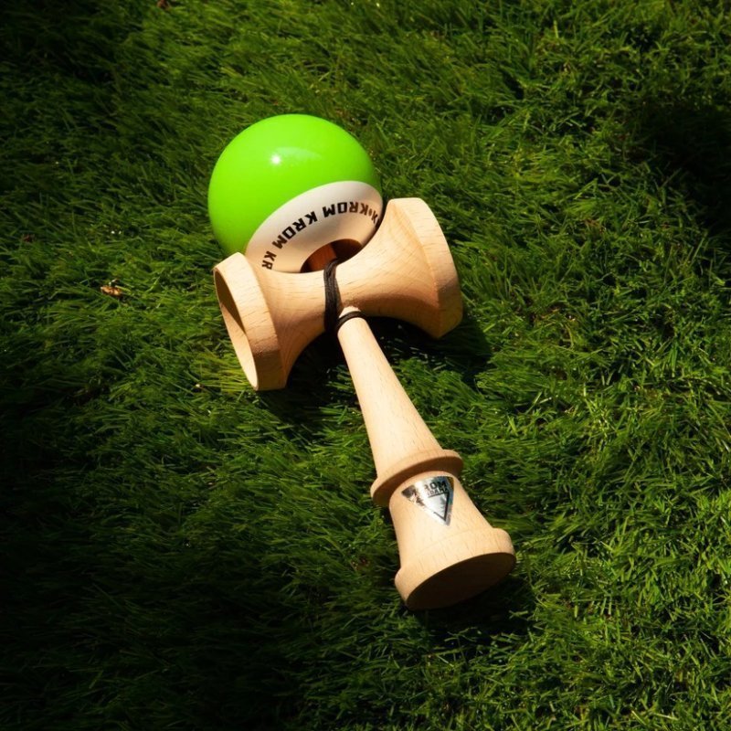Krom POP LOL Verde lima Kendama Iniciación | Forma CK - imagen 6 de 8