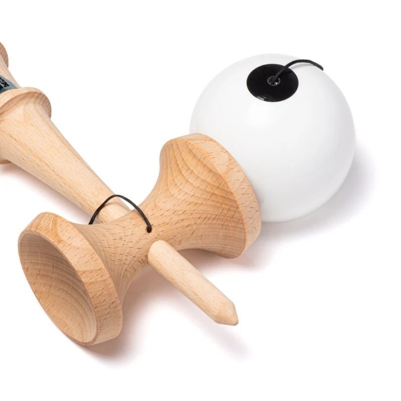 Krom POP LOL Bianco Kendama Iniziazione | Forma CK - immagine 6 di 8