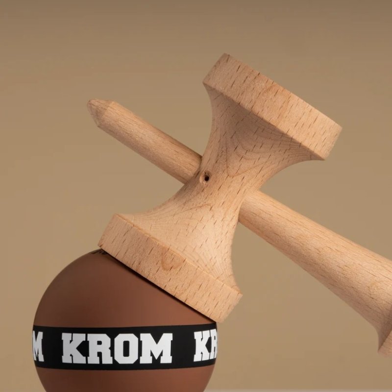 Krom Strogo Neapolitan Schokolade Kendama | Lambo-Form - Bild 6 von 7