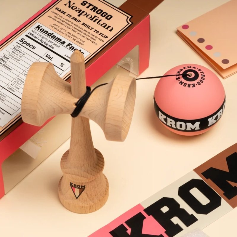 Krom Strogo Neapolitan Fresa Kendama | Forma Lambo - imagen 4 de 7