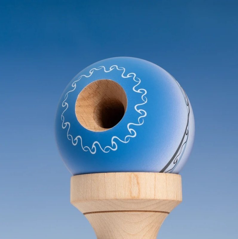 Krom Naru Mod Kendama Signature | Forma Kanade - imagen 4 de 11