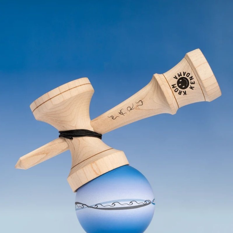 Krom Naru Mod Kendama Signature | Forma Kanade - imagen 8 de 11